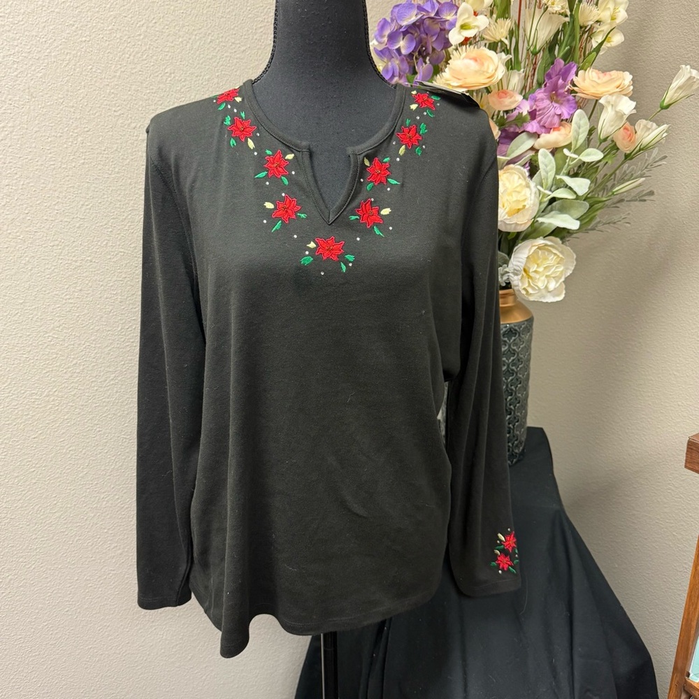 NWT Designer Originals Black Poinsettia Embroidered Holiday Top PXL Christmas